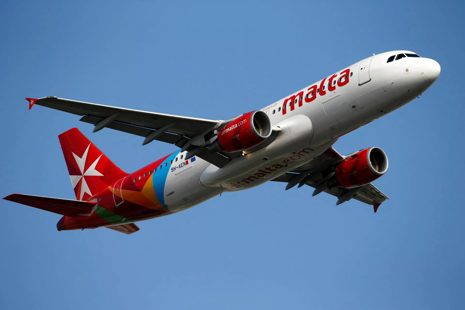 KM Malta Airlines и Air Europa начинают полёты в Стамбул, Lufthansa возобновляет прямые рейсы в Измир