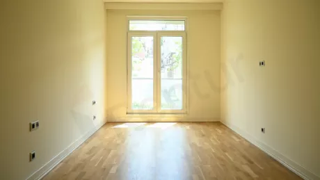 Продаётся 4-х ком. 178 м² квартира на 1-м этаже, в новостройке бизнес-класса, в центре города