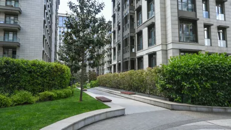 Продаётся 4-х ком. 178 м² квартира на 1-м этаже, в новостройке бизнес-класса, в центре города