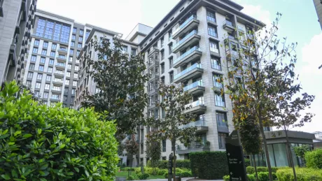 Продаётся 4-х ком. 178 м² квартира на 1-м этаже, в новостройке бизнес-класса, в центре города