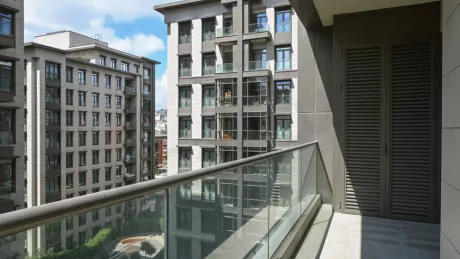 Продаётся 4-х ком. 178 м² квартира на 1-м этаже, в новостройке бизнес-класса, в центре города