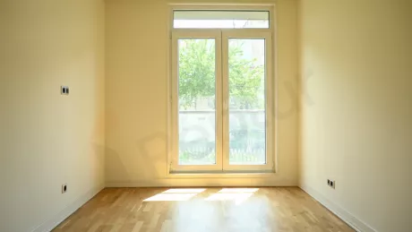 Продаётся 4-х ком. 178 м² квартира на 1-м этаже, в новостройке бизнес-класса, в центре города