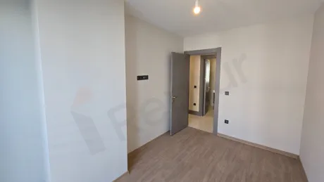 Бейликдюзю: Новая 2+1 на 1 этаже в ЖК Yaşam Marina у моря!