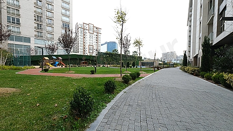 Вид на сад 4+1 квартиры на продажу в Зейтинбурну.