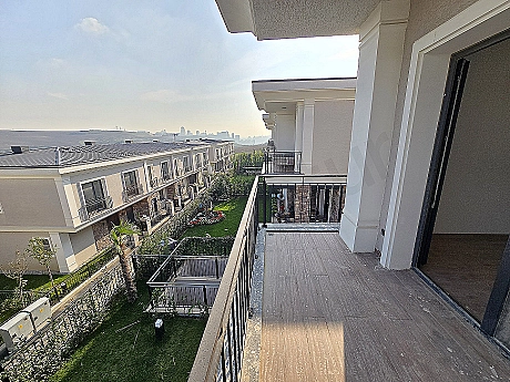 Просторная Вилла 5+1 (206 м² Жилая) с Садом и Террасой в Стамбуле