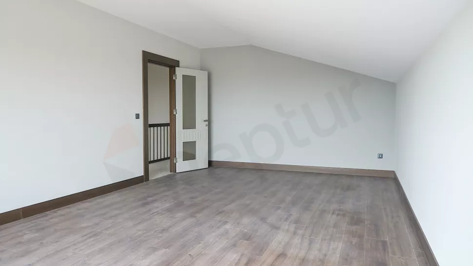 Продаётся эксклюзивный двухуровневый пентхаус 400 м² на 5-м этаже в районе Бейликдюзю – стиль и комфорт