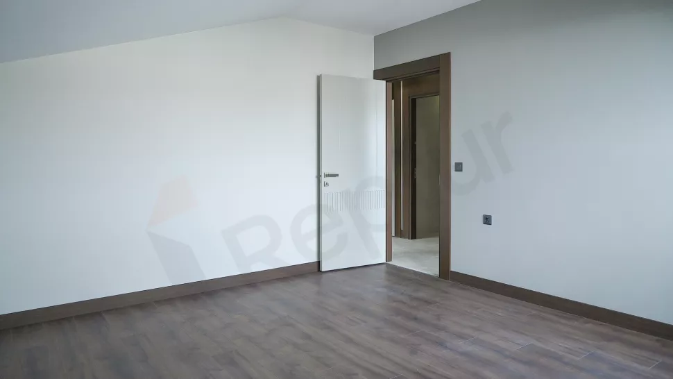 Продаётся эксклюзивный двухуровневый пентхаус 400 м² на 5-м этаже в районе Бейликдюзю – стиль и комфорт