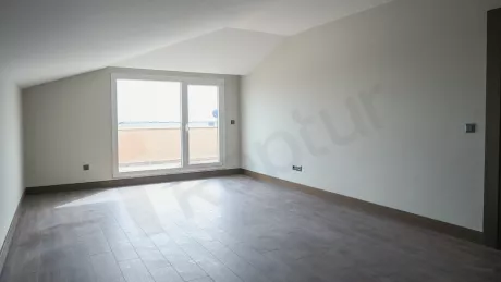 Продаётся эксклюзивный двухуровневый пентхаус 400 м² на 5-м этаже в районе Бейликдюзю – стиль и комфорт