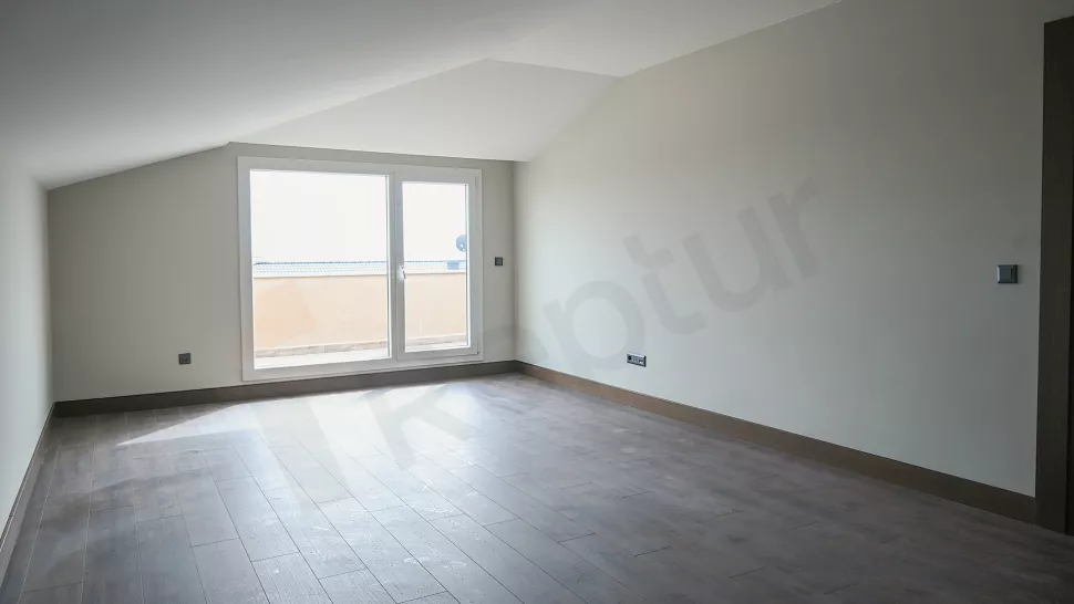 Продаётся эксклюзивный двухуровневый пентхаус 400 м² на 5-м этаже в районе Бейликдюзю – стиль и комфорт