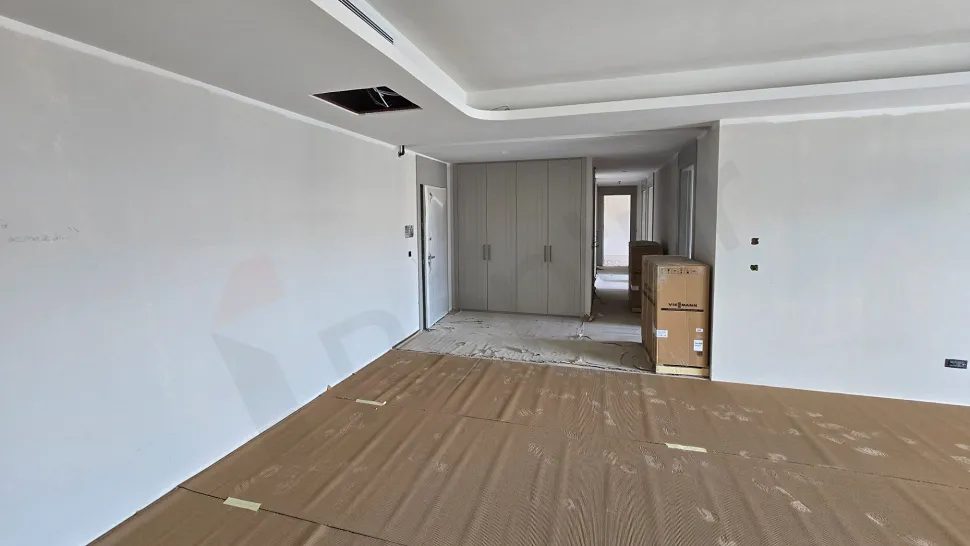 Просторная семейная резиденция 3+1 с закрытой кухней в Бешикташе