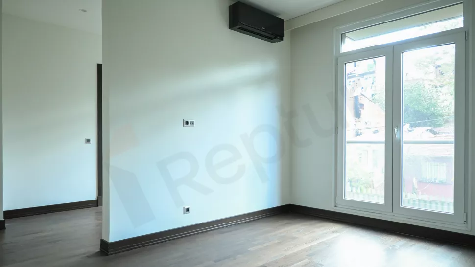 Продаётся 5-ти комнатная квартира площадью 237 м² на 5-м этаже, в новостройке бизнес-класса, в районе Таксим