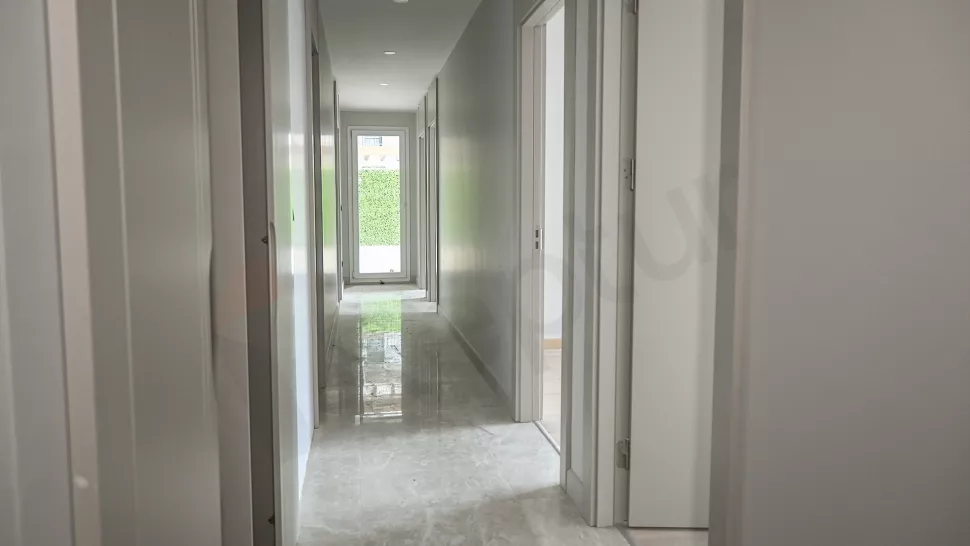 Квартира в Стамбуле: продаётся 6-к, 266 м², на 3-м этаже, с отд. кухней