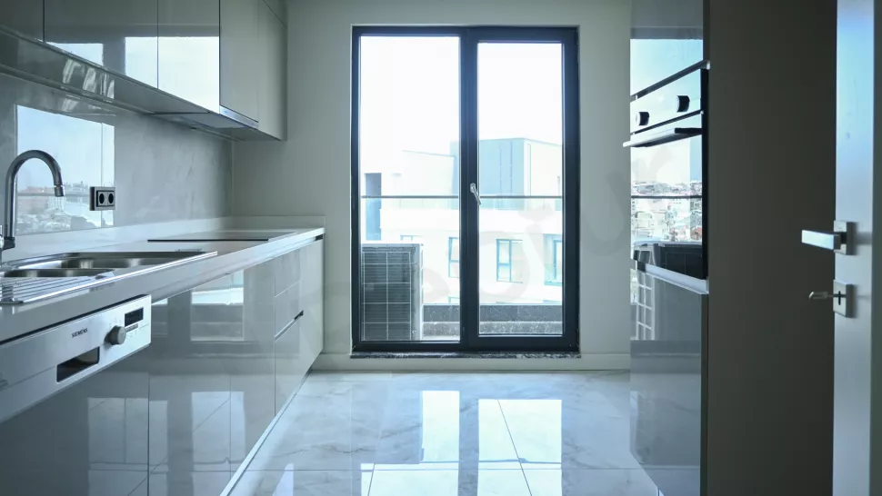 Квартира в Стамбуле: продаётся 3-комнатная, 143 м², с ремонтом, 13-й этаж