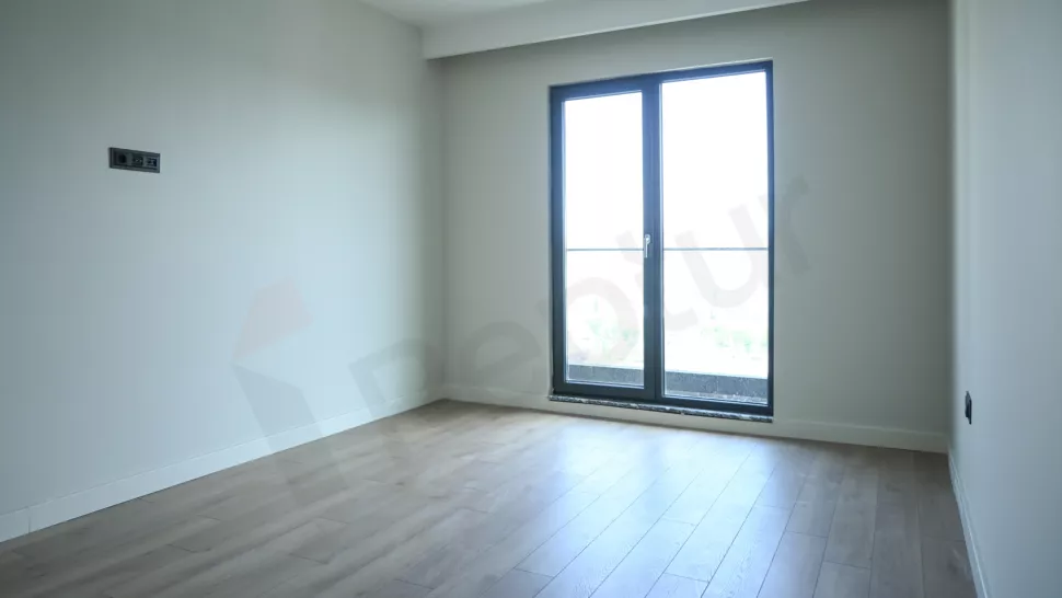 Квартира в Стамбуле: продаётся 3-комнатная, 143 м², с ремонтом, 13-й этаж