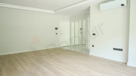 Квартира в Стамбуле: продаётся 3-комнатная, 145 м², с ремонтом, 1-й этаж