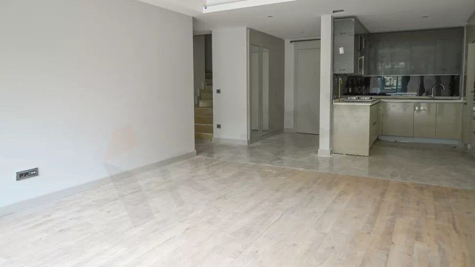 Квартира в Стамбуле: продаётся 4-к, 186 м², 3 спален, отд. кухня