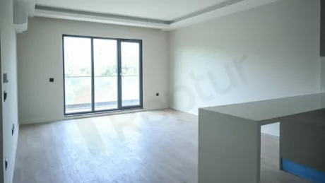 Квартира в Стамбуле: продаётся 4-комнатная, 144 м², с ремонтом, 1-й этаж