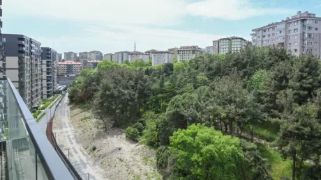 Квартира в Стамбуле: продаётся 4-комнатная, 144 м², с ремонтом, 1-й этаж