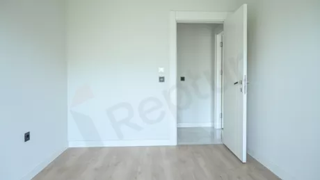 Квартира в Стамбуле: продаётся 4-комнатная, 144 м², с ремонтом, 1-й этаж