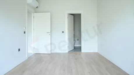 Квартира в Стамбуле: продаётся 4-комнатная, 144 м², с ремонтом, 1-й этаж