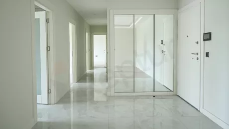 Квартира в Стамбуле: продаётся 4-комнатная, 180 м², с ремонтом, 1-й этаж