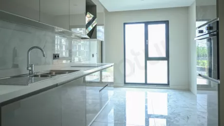 Квартира в Стамбуле: продаётся 4-комнатная, 180 м², с ремонтом, 1-й этаж