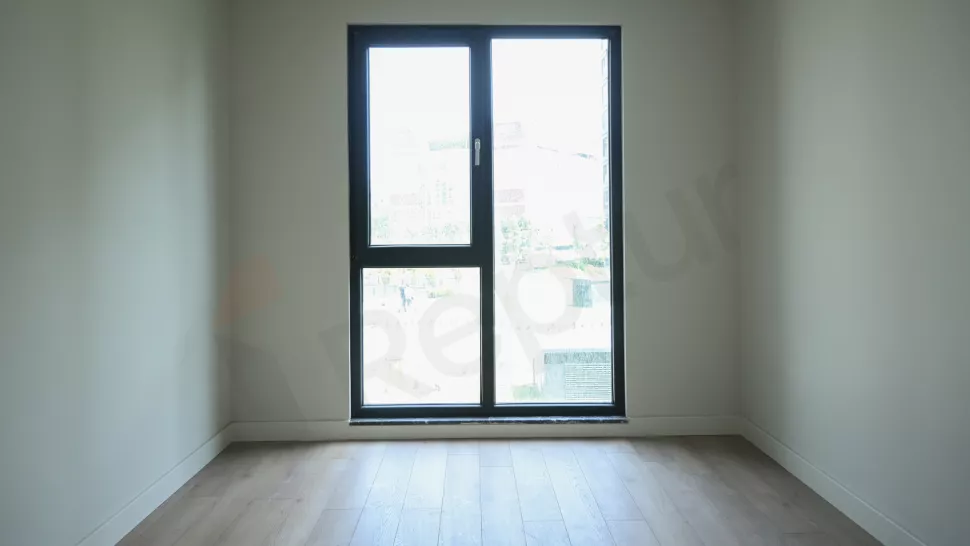 Квартира в Стамбуле: продаётся 4-комнатная, 180 м², с ремонтом, 1-й этаж