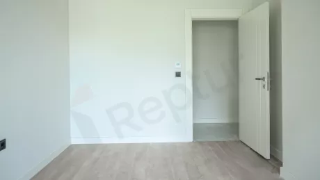 Квартира в Стамбуле: продаётся 4-комнатная, 180 м², с ремонтом, 1-й этаж
