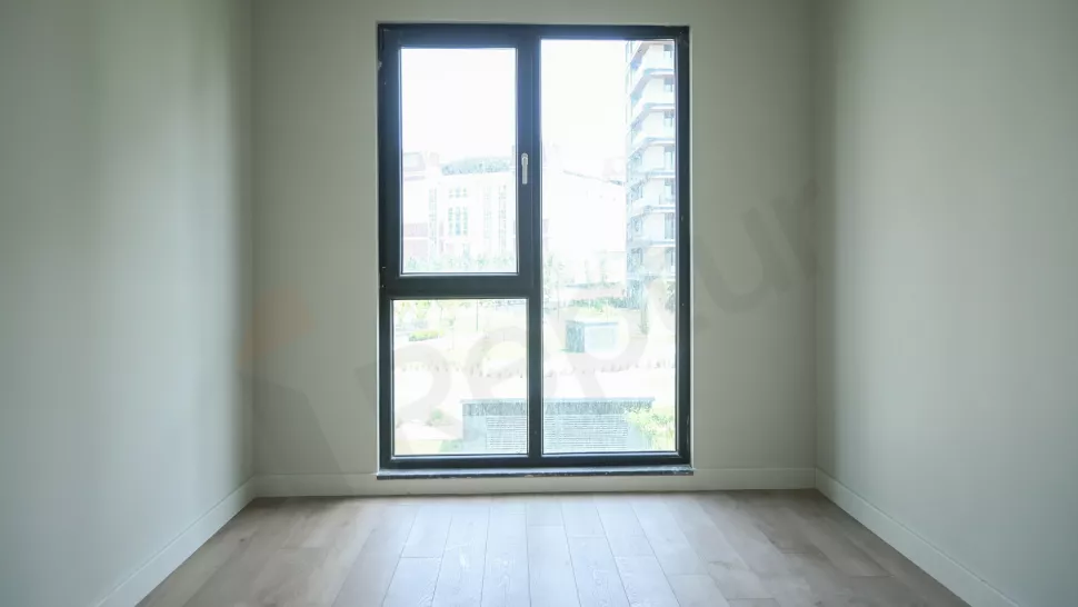 Квартира в Стамбуле: продаётся 4-комнатная, 180 м², с ремонтом, 1-й этаж