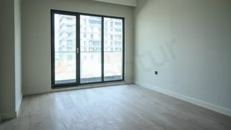 Квартира в Стамбуле: продаётся 4-комнатная, 180 м², с ремонтом, 1-й этаж