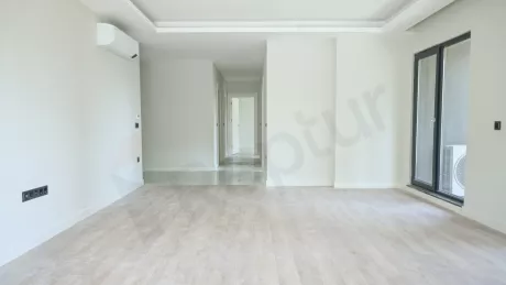 Квартира в Стамбуле: продаётся 4-комнатная, 180 м², с ремонтом, 2-й этаж