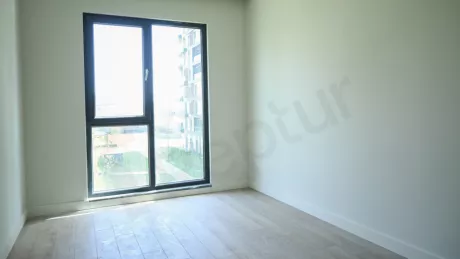 Квартира в Стамбуле: продаётся 4-комнатная, 180 м², с ремонтом, 2-й этаж