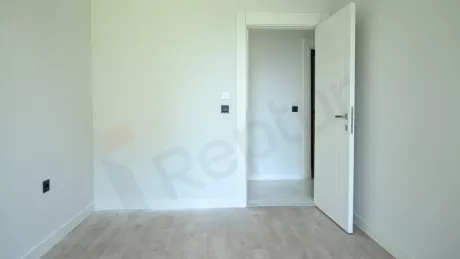 Квартира в Стамбуле: продаётся 4-комнатная, 180 м², с ремонтом, 2-й этаж