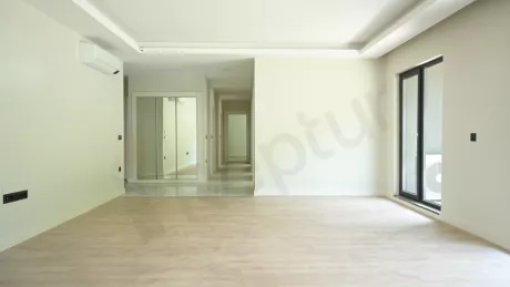 Квартира в Стамбуле: продаётся 5-комнатная, 229 м², на уровне земли