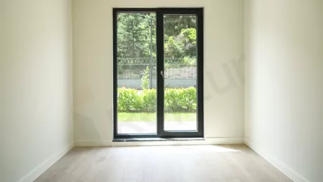 Квартира в Стамбуле: продаётся 5-комнатная, 229 м², на уровне земли
