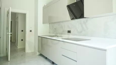 Квартира в Стамбуле: продаётся 5-комнатная, 229 м², на уровне земли