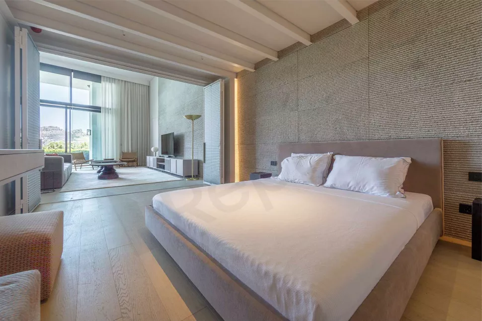 Недвижимость в Бодруме: дом премиум-класса с тремя спальнями и частным пляжем