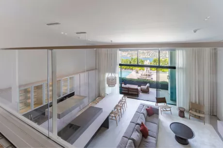 Недвижимость в Бодруме: дом премиум-класса с тремя спальнями и частным пляжем