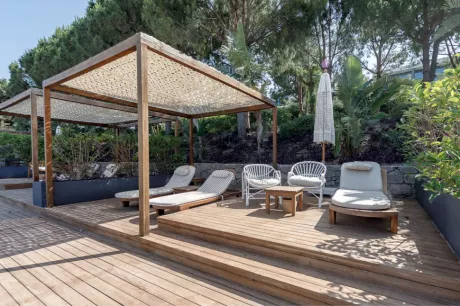 Недвижимость в Бодруме: дом премиум-класса с тремя спальнями и частным пляжем