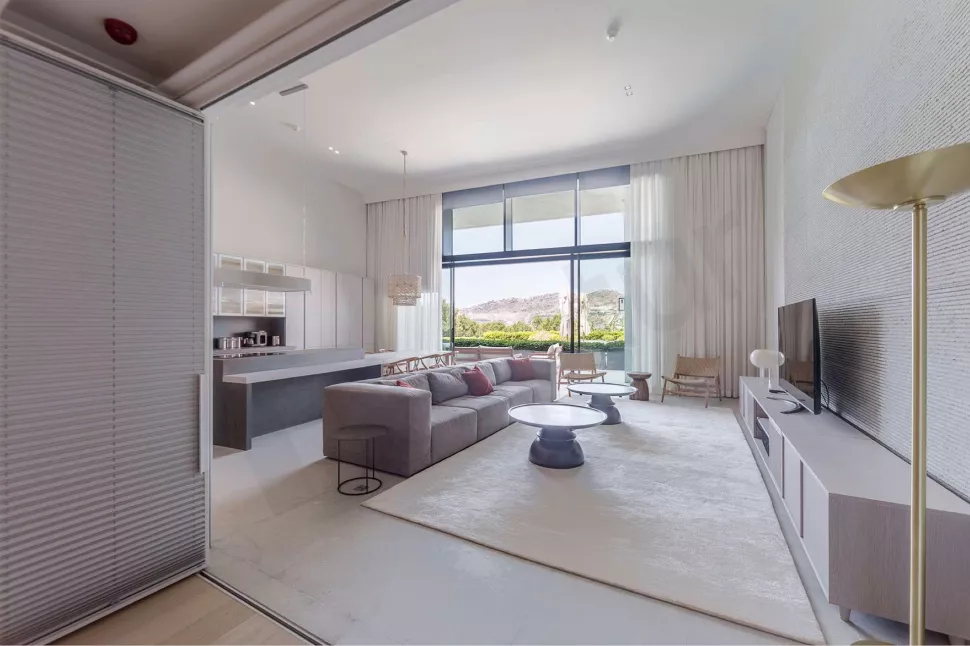 Недвижимость в Бодруме: дом премиум-класса с тремя спальнями и частным пляжем