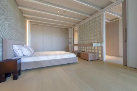 Недвижимость в Бодруме: дом премиум-класса с тремя спальнями и частным пляжем