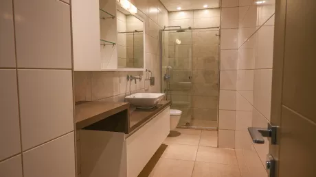 Недвижимость в Стамбуле: продаётся 3-комнатная квартира 171 м² на первой линии