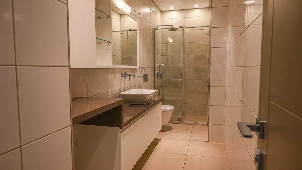 Недвижимость в Стамбуле: продаётся 3-комнатная квартира 171 м² на первой линии