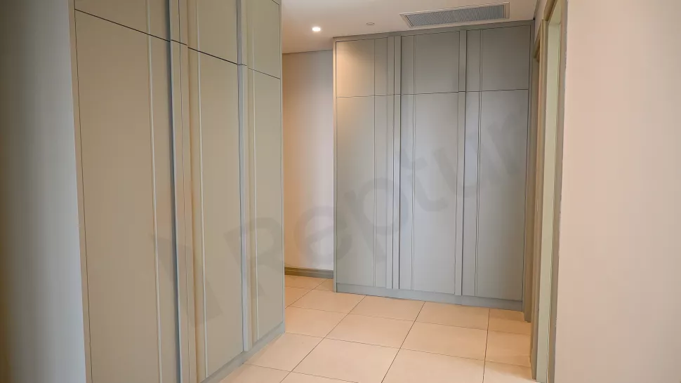 Недвижимость в Стамбуле: продаётся 3-комнатная квартира 171 м² на первой линии