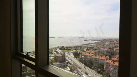 Недвижимость в Стамбуле: продаётся 3-комнатная квартира 171 м² на первой линии