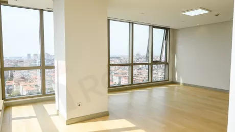 Недвижимость в Стамбуле: продаётся 3-комнатная квартира 171 м² на первой линии