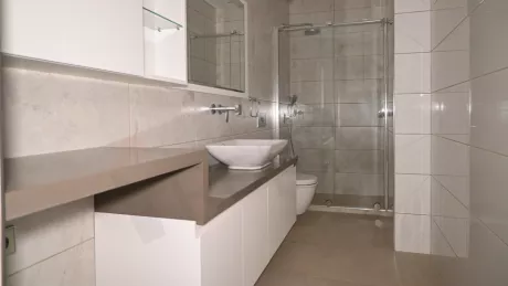 Недвижимость в Стамбуле: продаётся 3-комнатная квартира 171 м² на первой линии у моря