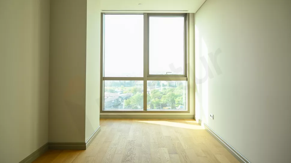 Недвижимость в Стамбуле: продаётся 3-комнатная квартира 171 м² на первой линии у моря