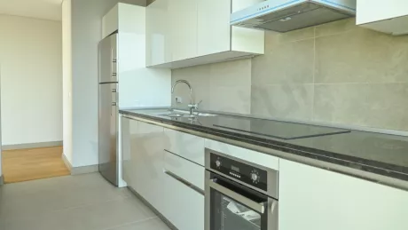 Недвижимость в Стамбуле: продаётся 3-комнатная квартира 171 м² на первой линии у моря
