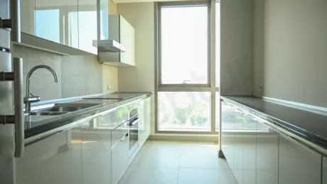 Недвижимость в Стамбуле: продаётся 3-комнатная квартира 171 м² на первой линии у моря